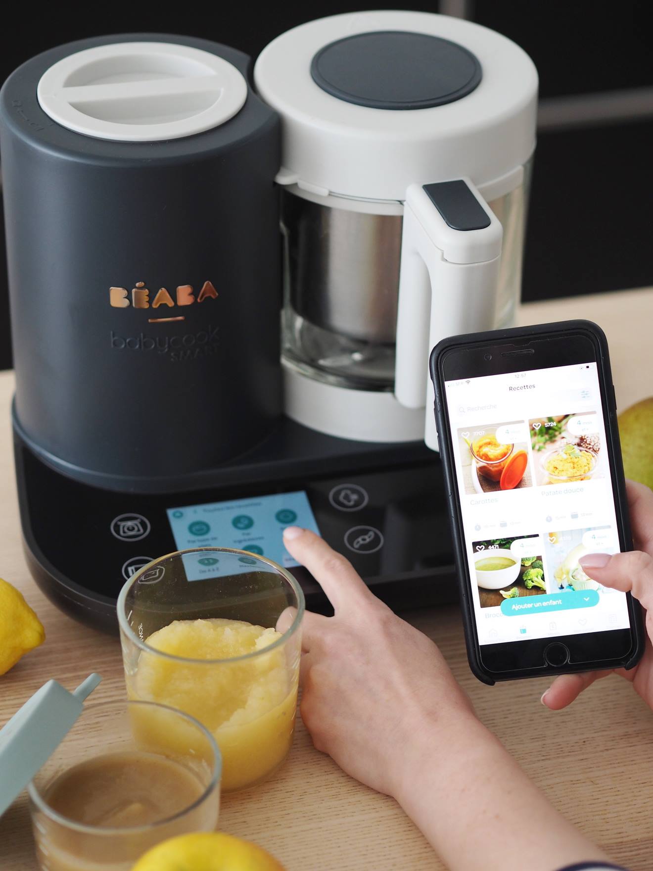 Processador de alimentos online BEABA Babycook Smart, cinza claro liso com padrões.