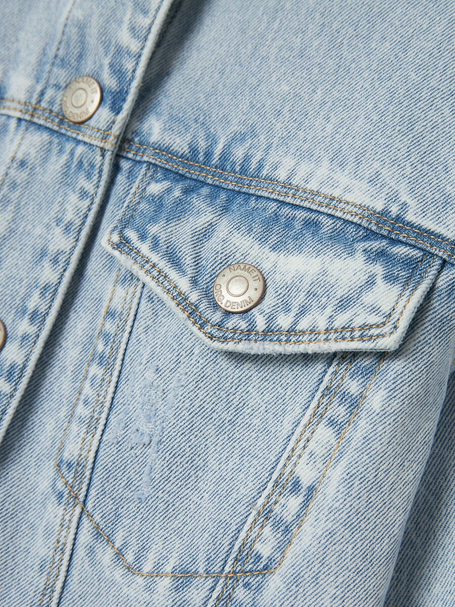 DÊ UM NOME A ELE<br>Colete jeans lavado