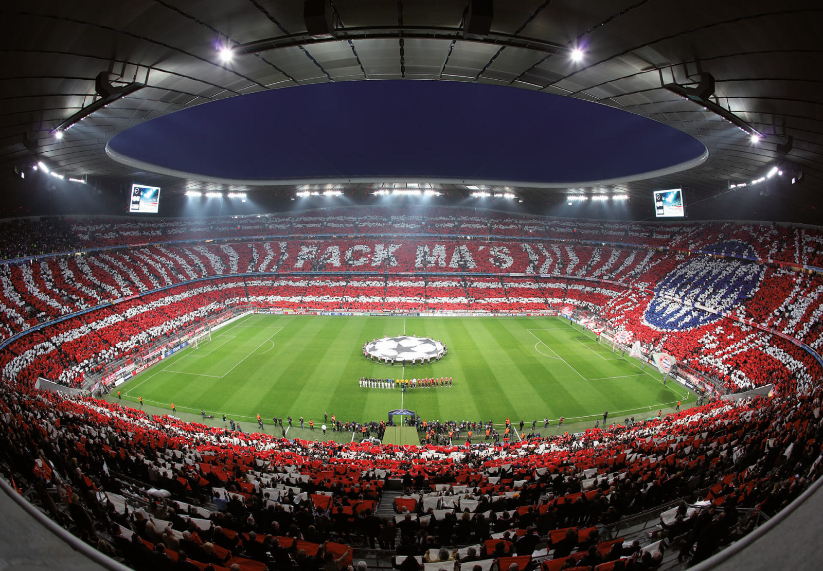 Fototapete DESIGNWALLS 2.0 - rot-grün - FCB Stadion - 2,5 Meter