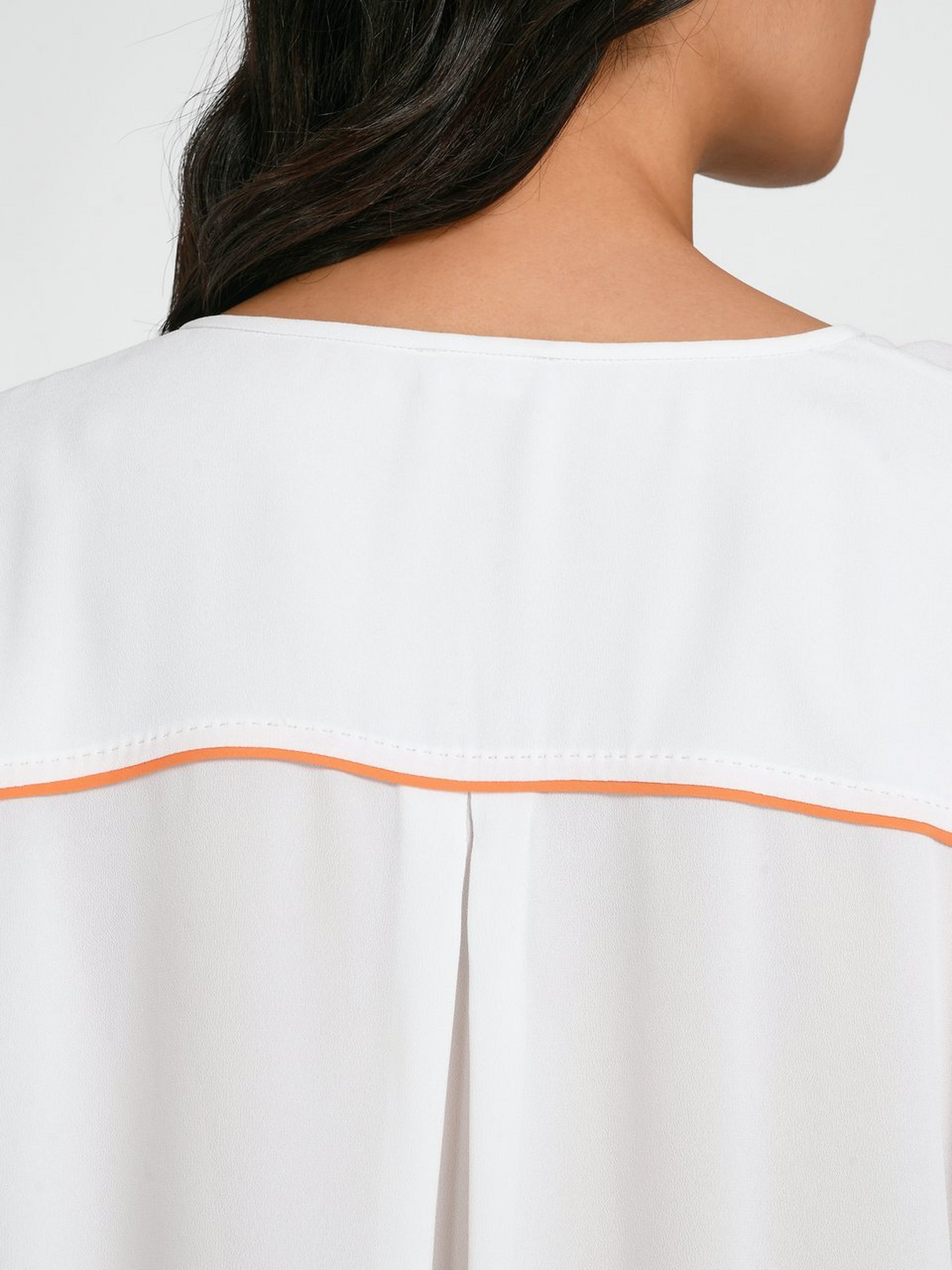 Bluse mit überschnittener Schulter
