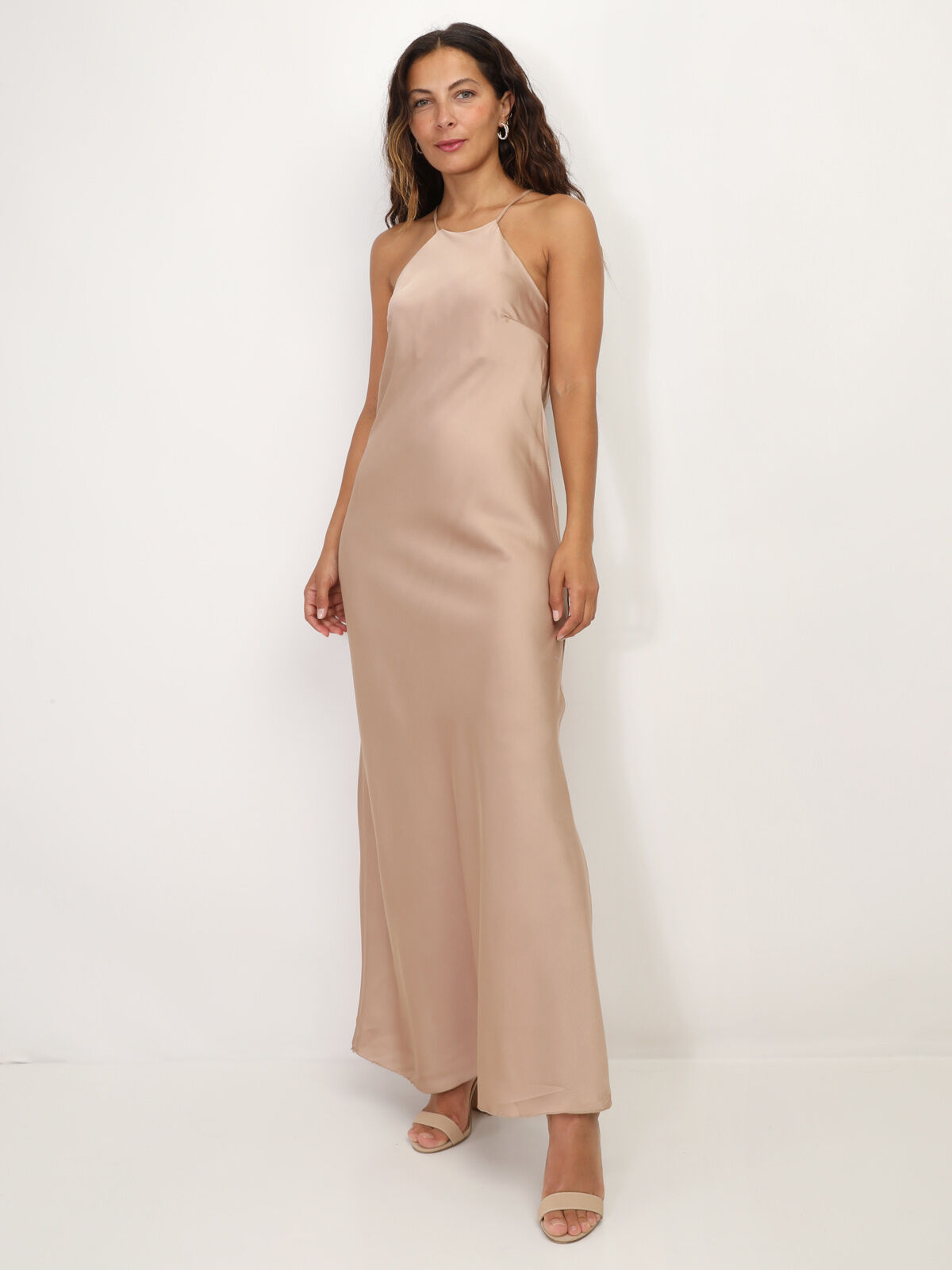 Robe satinée à dos croisé- Taupe