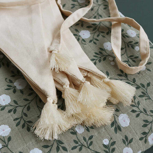 A little lovely company vlaggenslinger cream