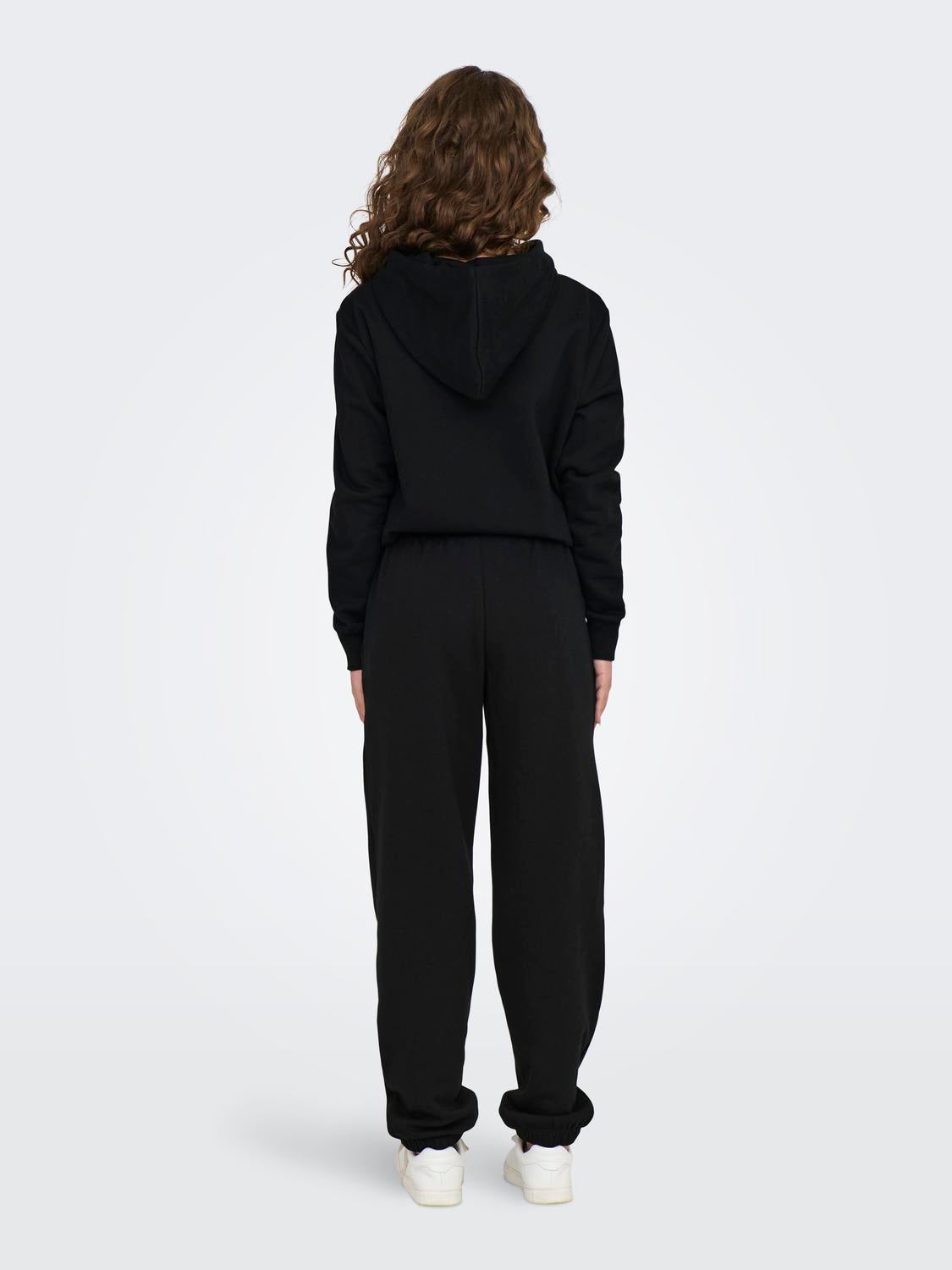 ONLNOOMI Normal geschnitten Jogginghose Black