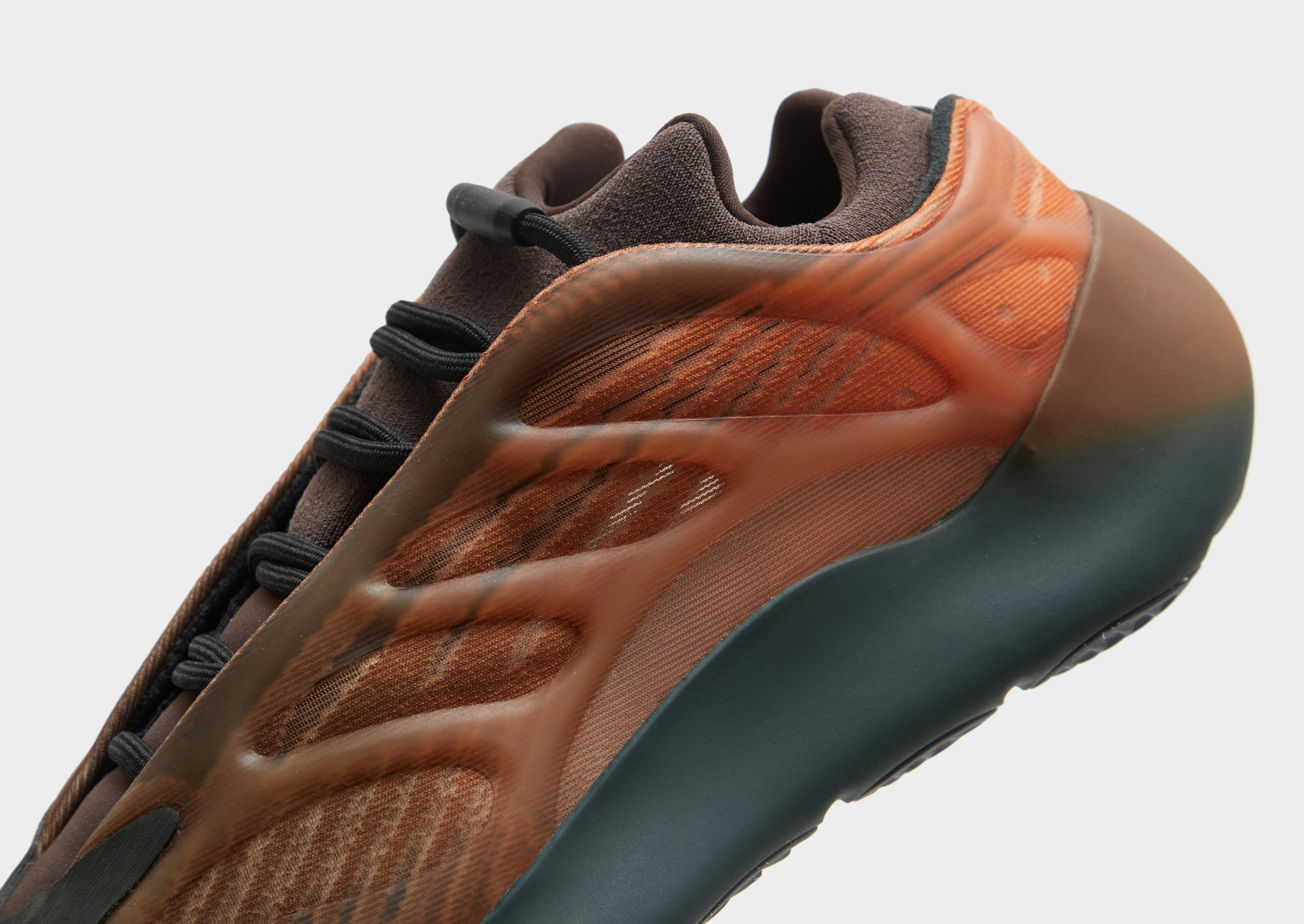 adidas YZY 700 V3 Homme
