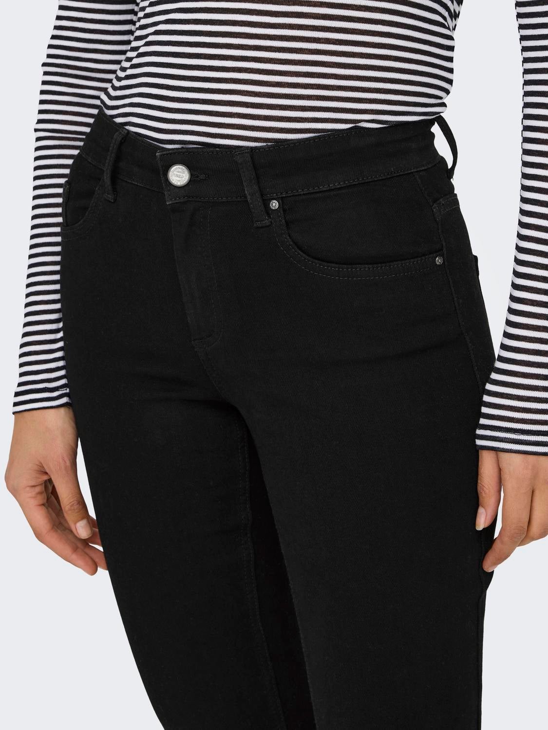 ONLBLUSH Mittlere Taille Ausgestellt Jeans Black Denim