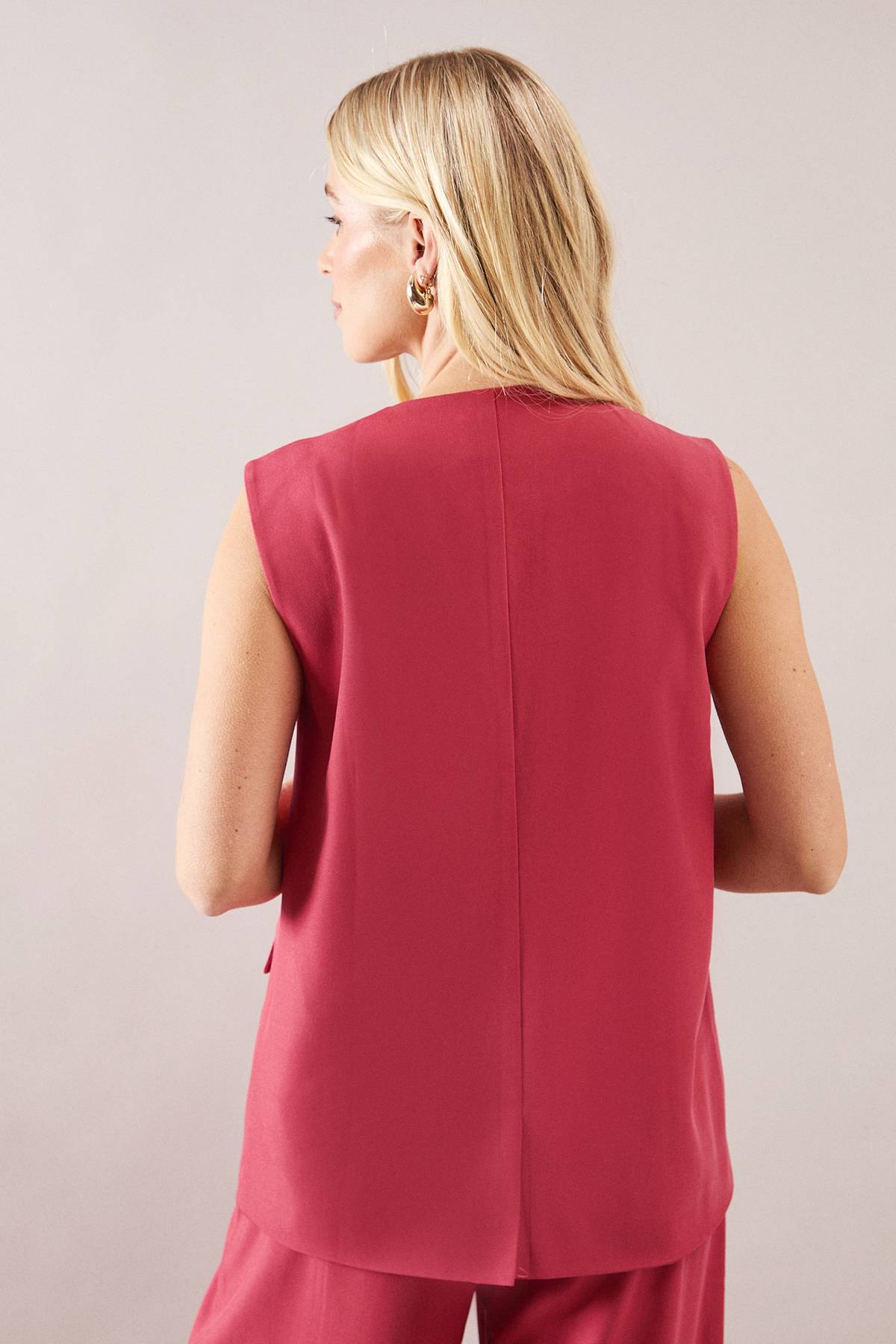 Wallis Gilet Petite à Trois Boutons avec Détails de Poches