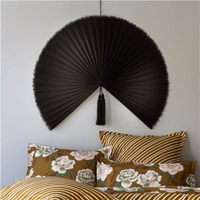 Décoration murale éventail pompons