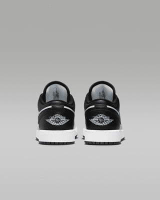 Air Jordan 1 Low Older Kids' Shoes