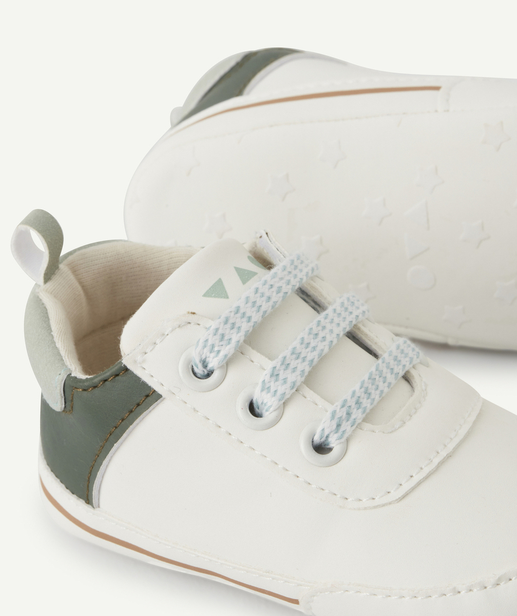 CHAUSSONS STYLE BASKETS BÉBÉ GARÇON DÉTAILS VERTS