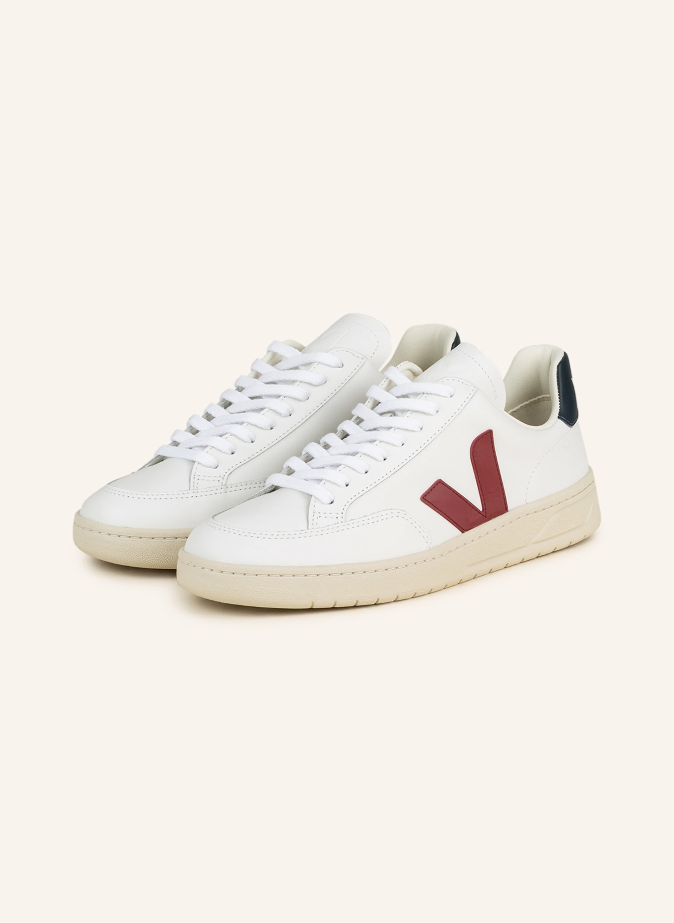 VEJA Sneaker V-12