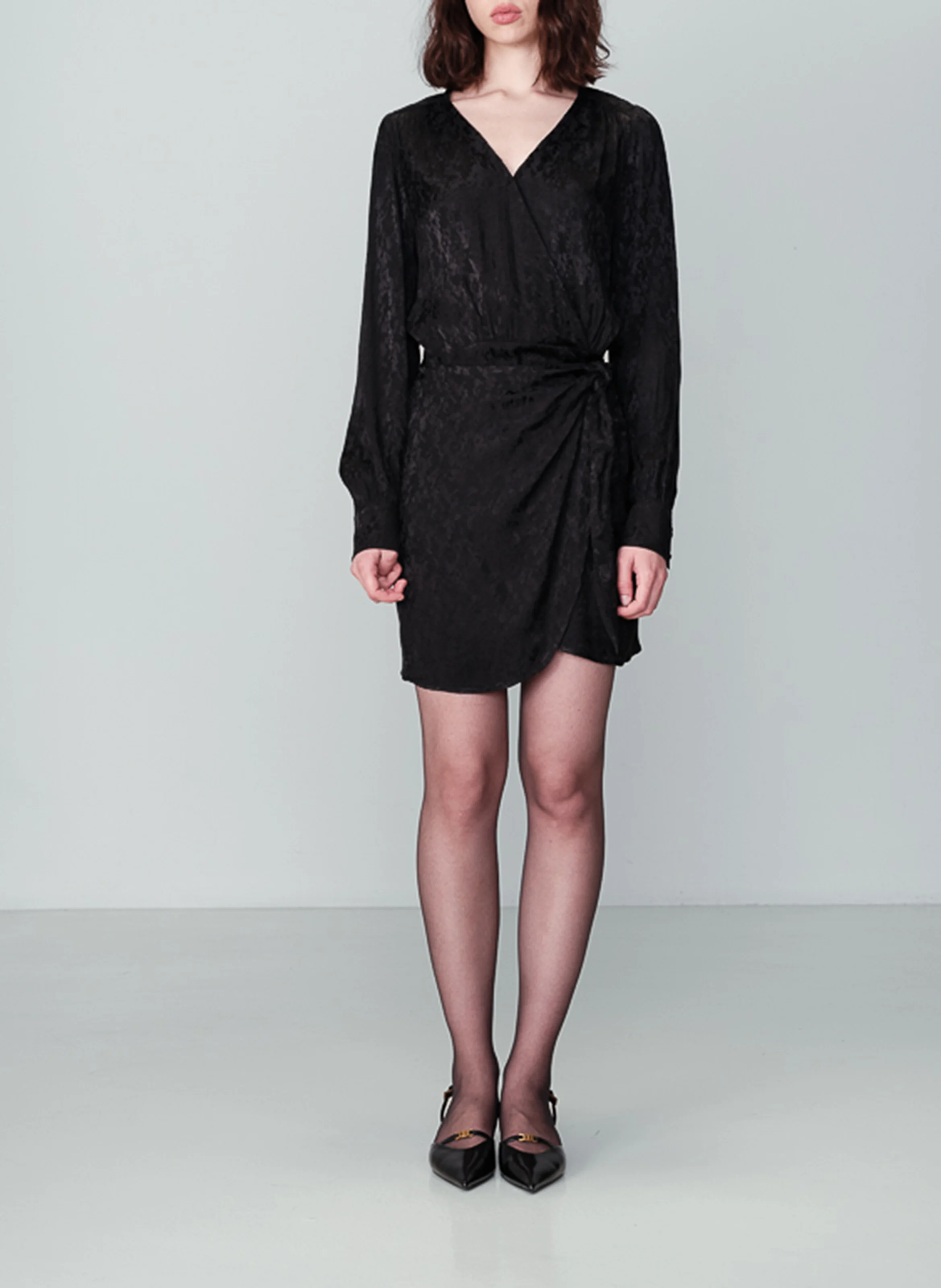 NUANCE - Robe courte cache-coeur | Noir