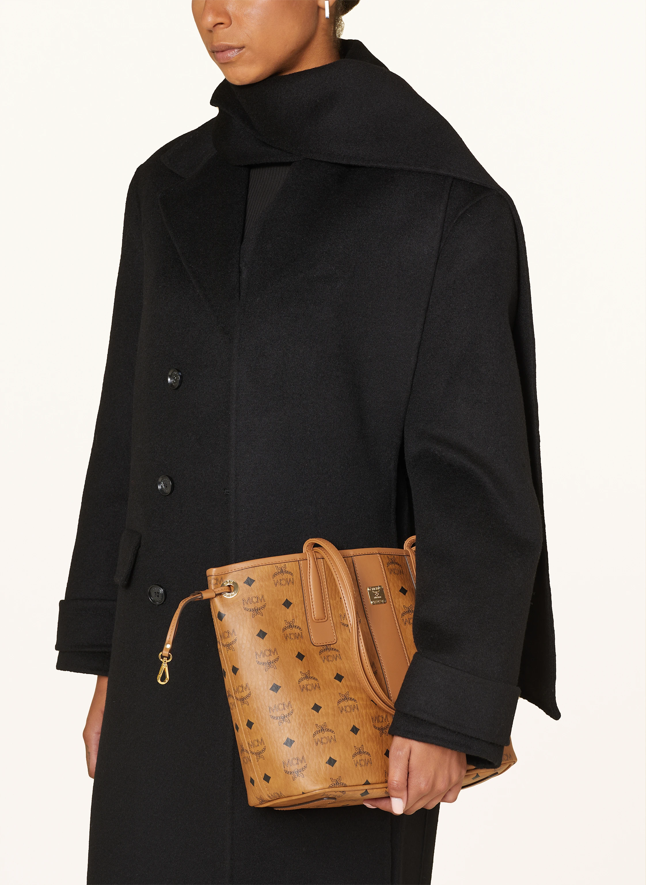 MCM Shopper LIZ SMALL zum Wenden mit Pouch