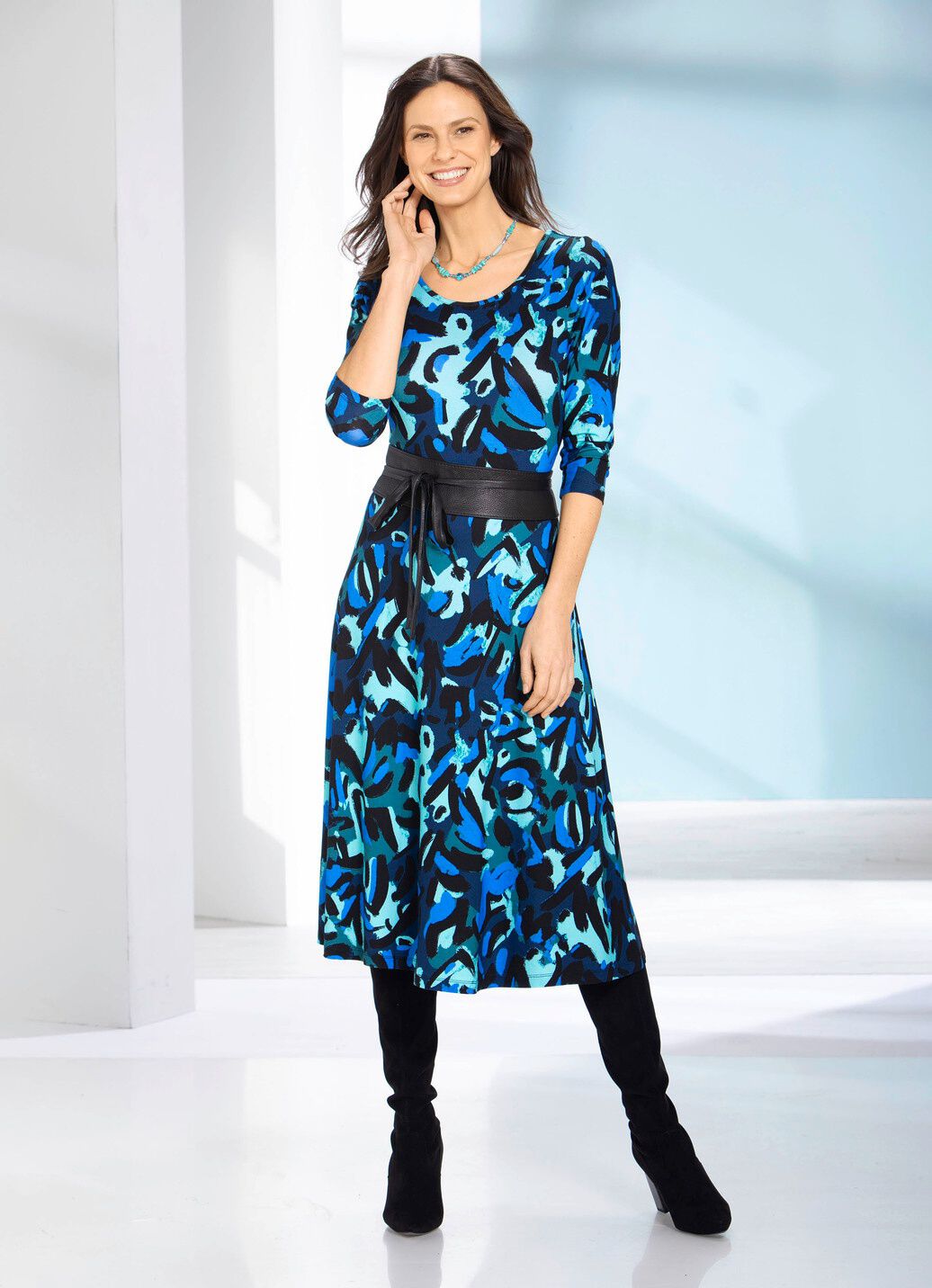 Kleid mit ausgestelltem Rockteil