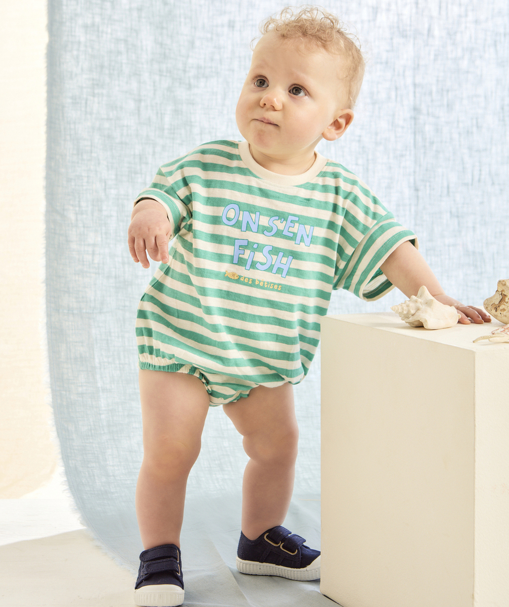 body t-shirt manches courtes bébé garçon en coton bio rayé bleu clair et blanc motif poissons