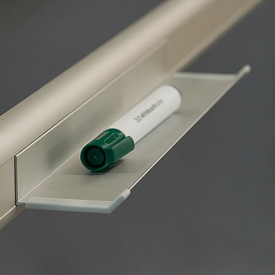 Whiteboard Mobil og vendbar 180x120 cm magnetisk med aluminiumsstel og ramme inkl. pennebakke