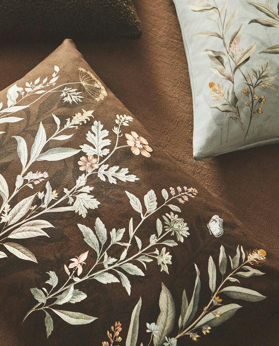CAPA DE ALMOFADA COM ESTAMPA FLORAL