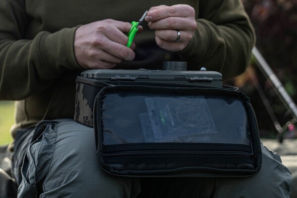 Trousse de Pêche Korda Compac Tackle Pouch Dark Kamo