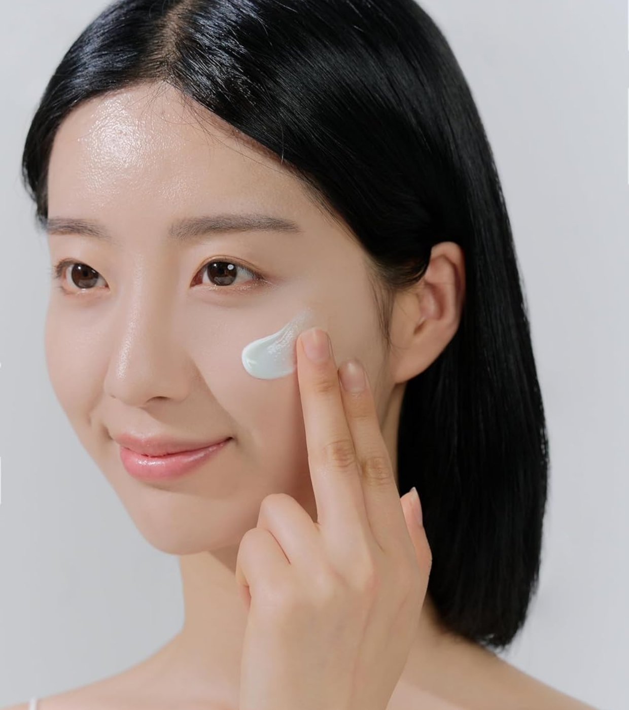 SKIN1004. - *Hyalu-Cica* - Sérum protetor solar facial Water-Fit SPF50+ PA++++ - Tamanho viagem