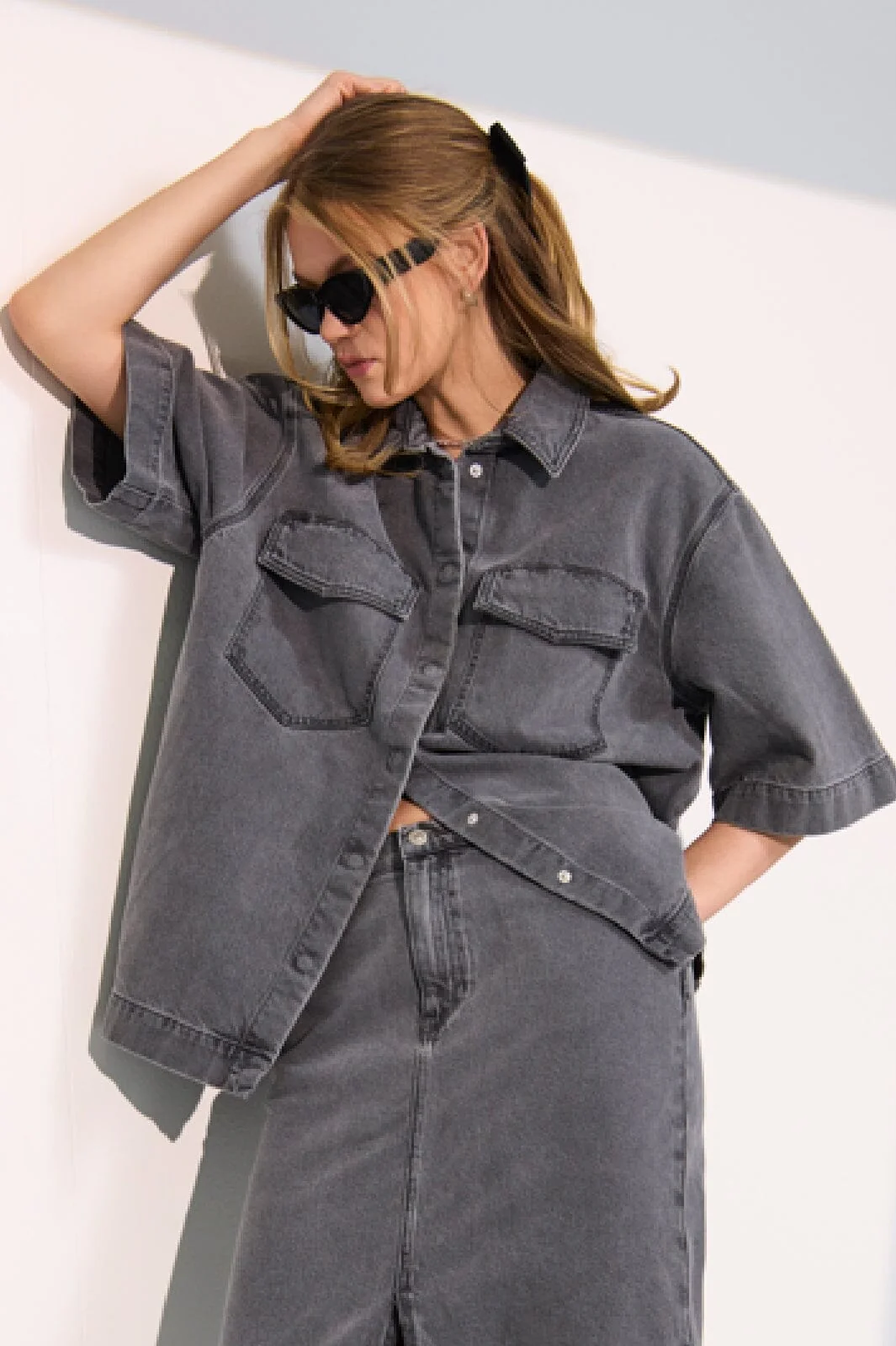 Only Onlsophie Oversize S/S Shirt 4655076 medium grey denim