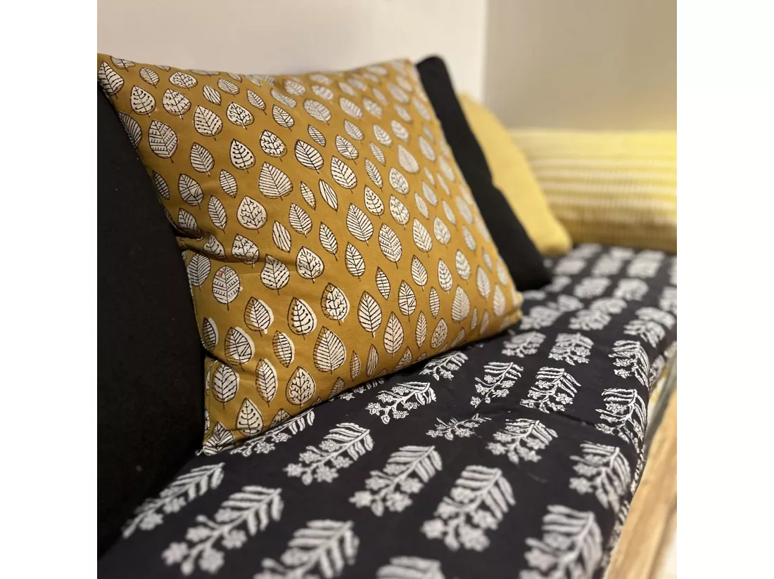 Now's Home - Coussin En Coton Imprime Coloris Jaune Moutarde 40x40cm Nilam
