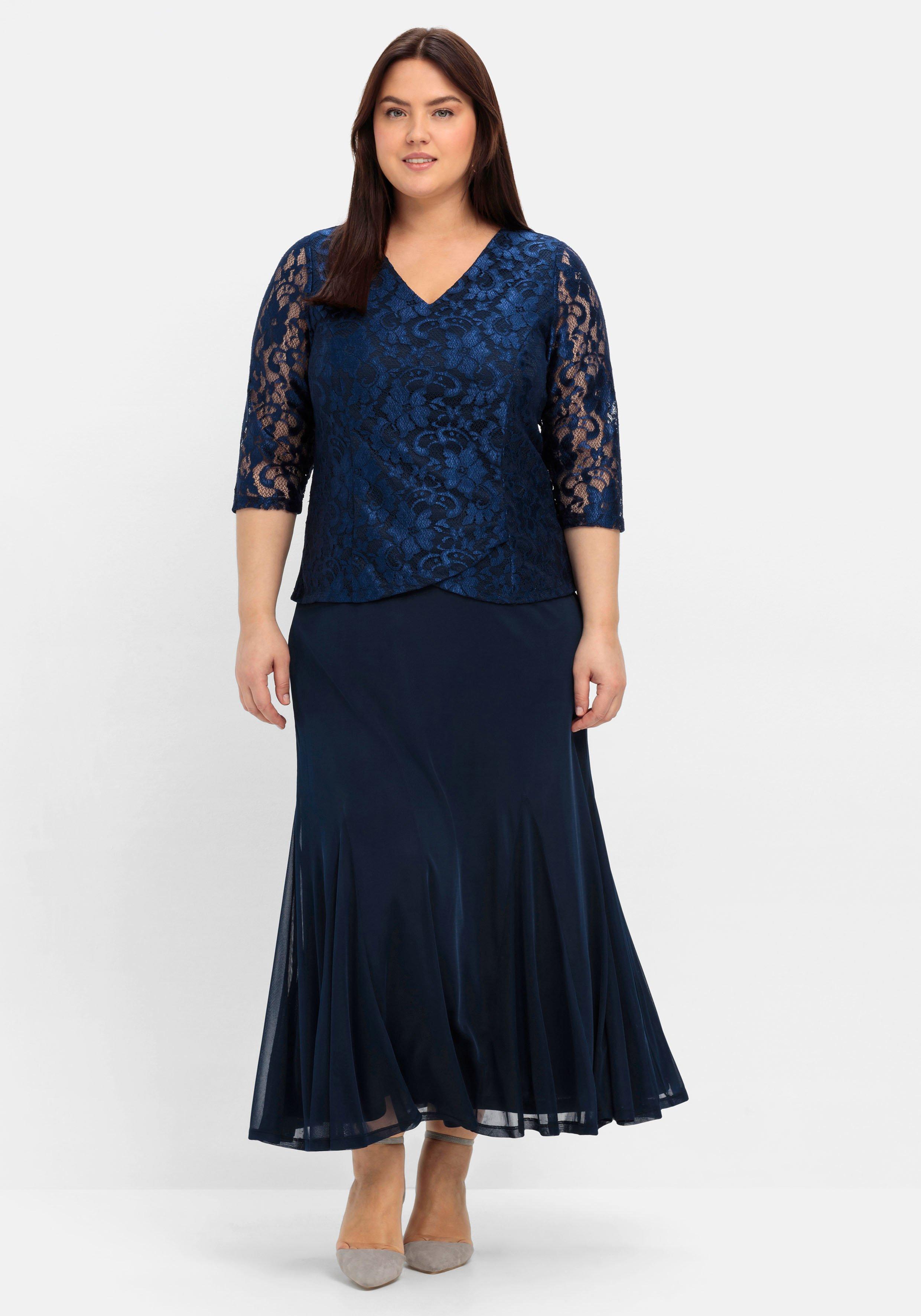 Abendkleid mit floraler Spitze