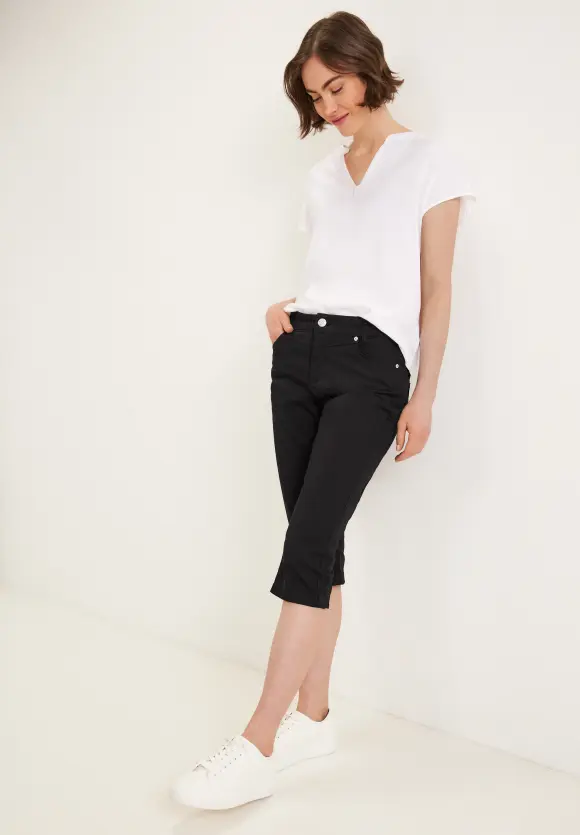 Casual Fit Caprihose - Black