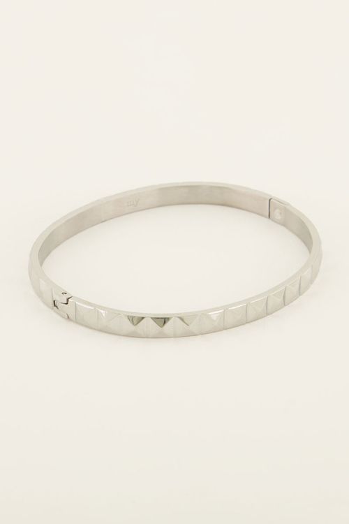 Bangle met studs