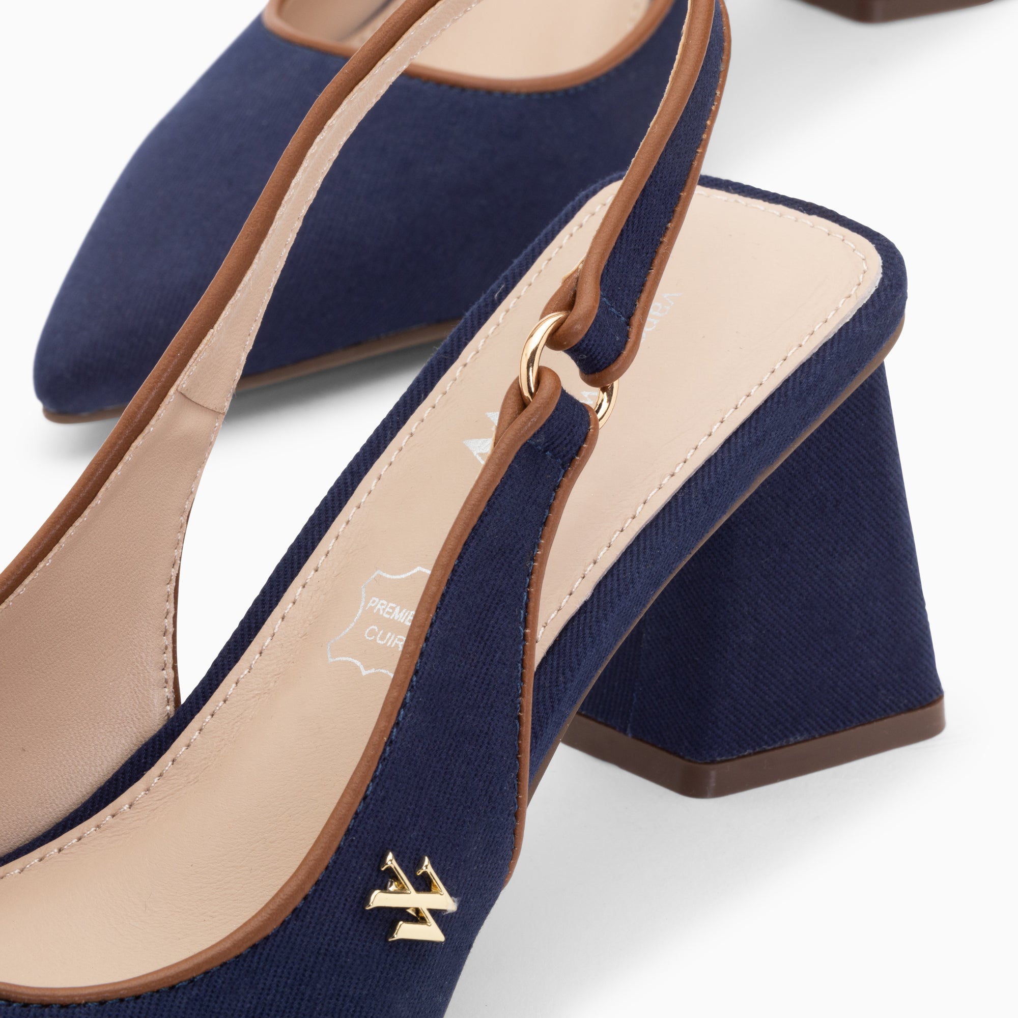 Escarpins-Escarpins slingback Lara marine à bout pointu