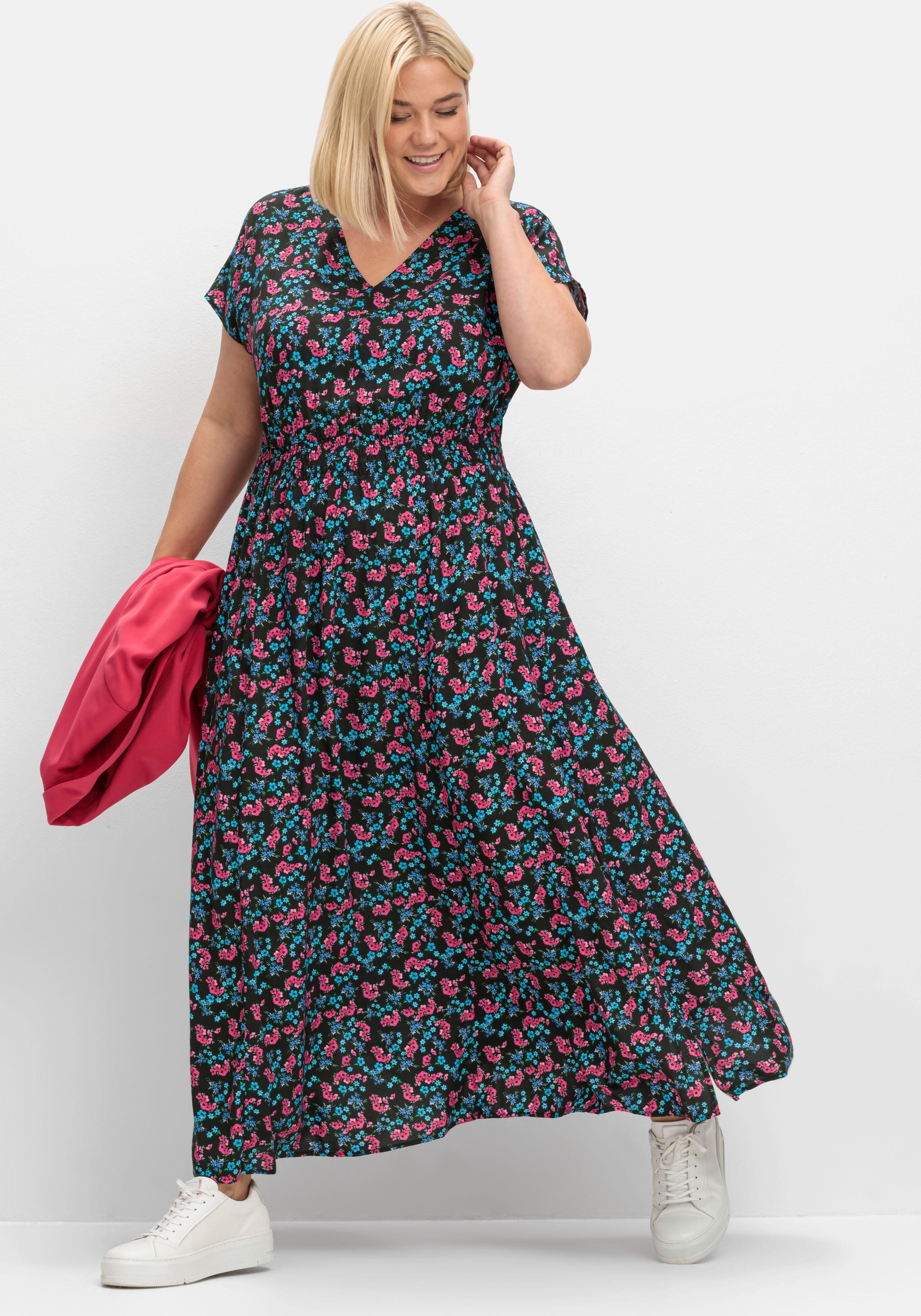 Maxikleid mit Alloverdruck und gesmokter Taille