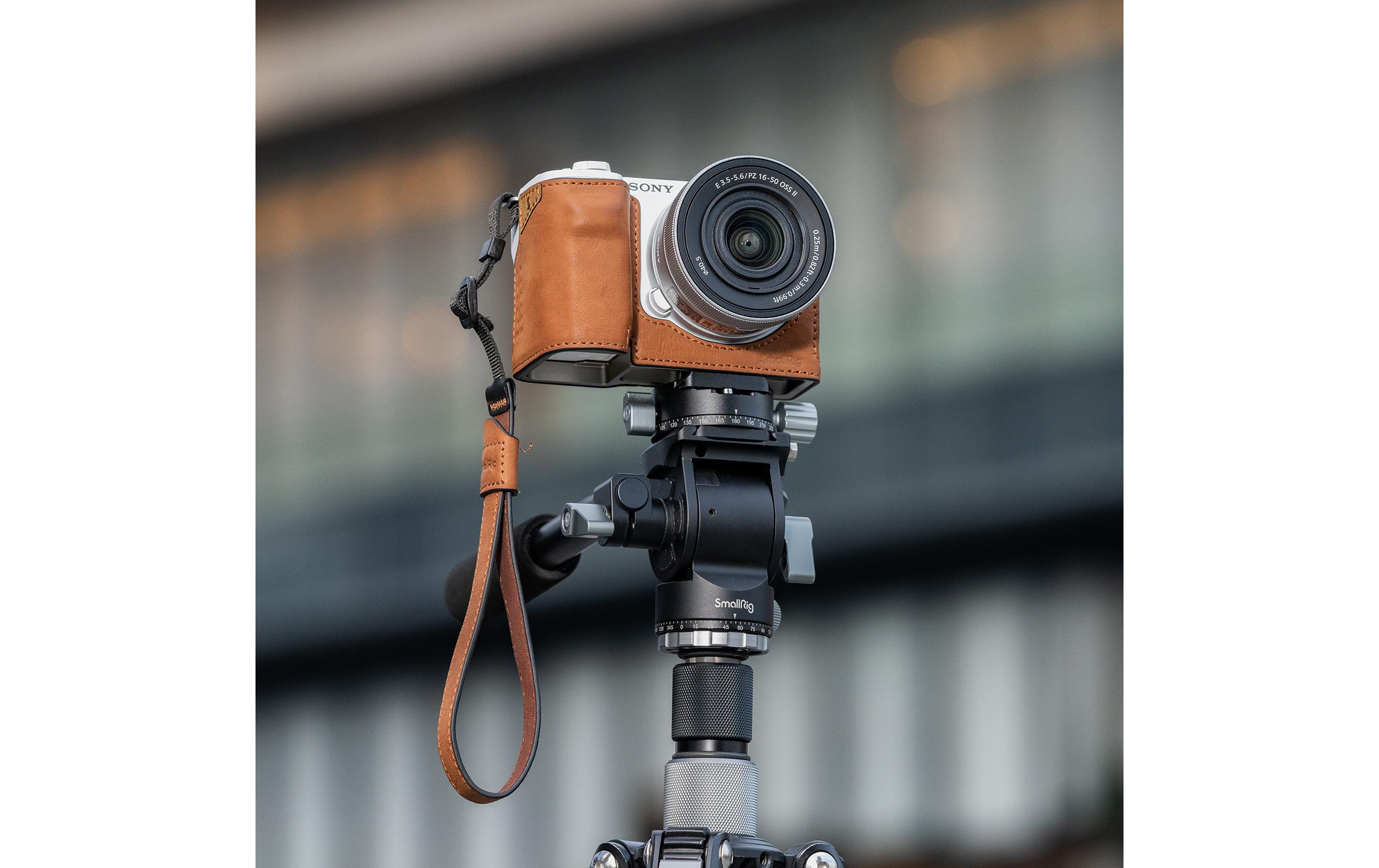Ledertaschen-Set für Sony ZV-E10 II BraunEntwickelt, um die Kamera zu schützen