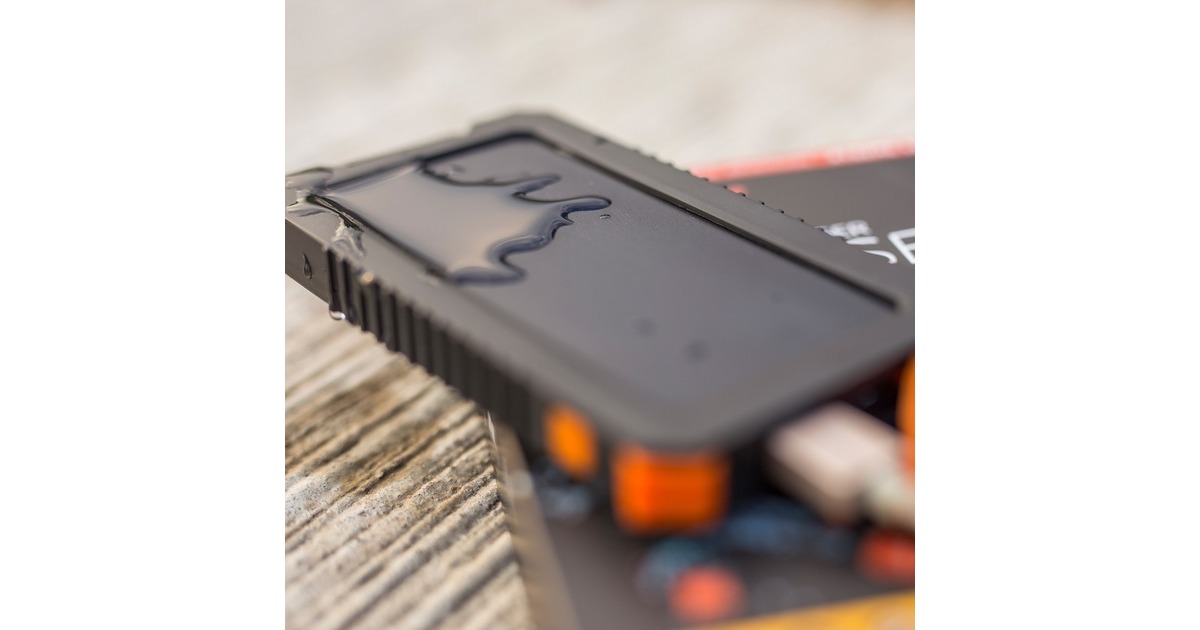 XtormXR103 - Xtreme Solar Powerbank 10.5W - 5.000 mAh  (Zwart/oranje, Waterproof IPX4)