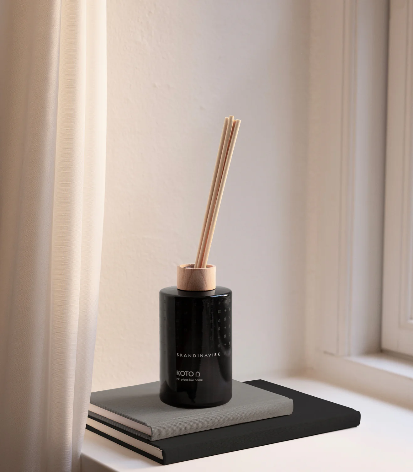 Skandinavisk  Koto diffuser, sort - 200 ml.