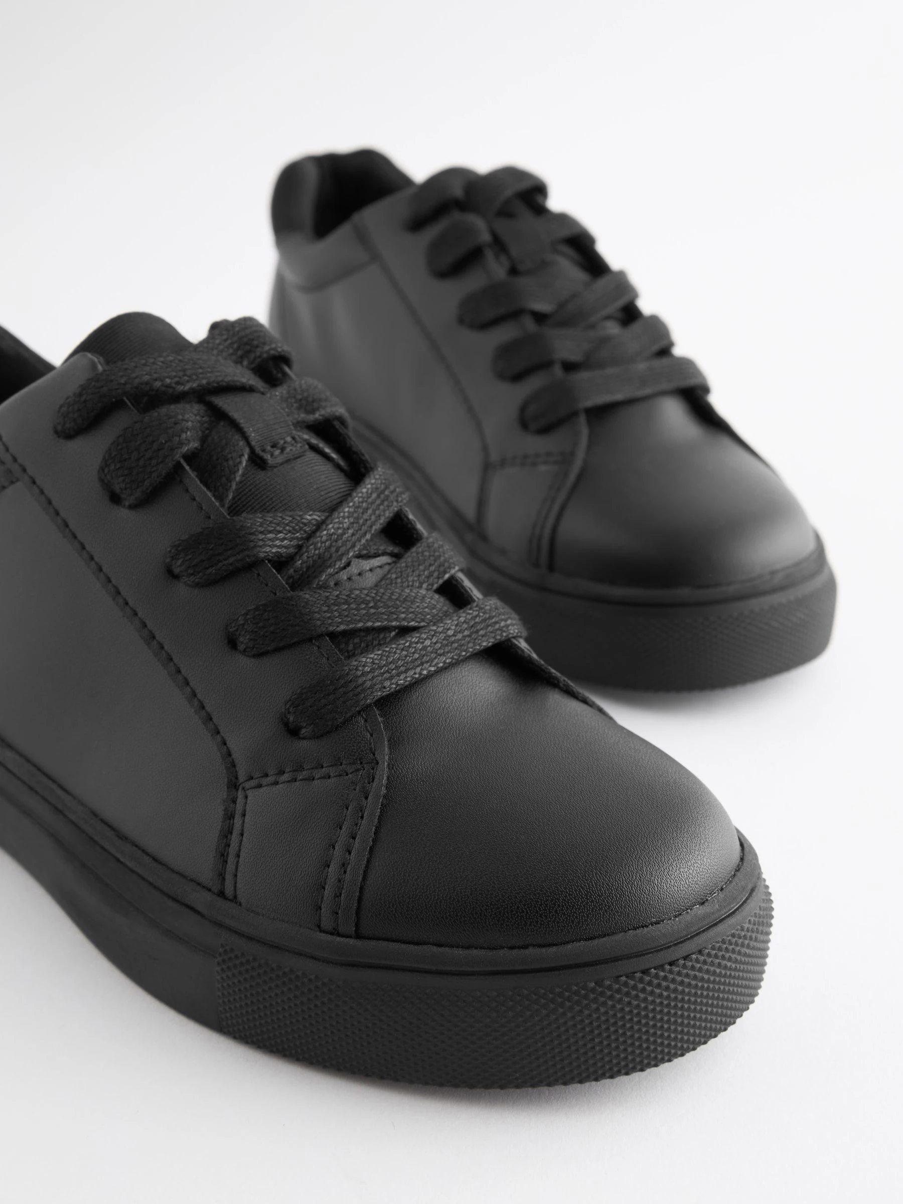 Zwart - Schoolschoenen met veters