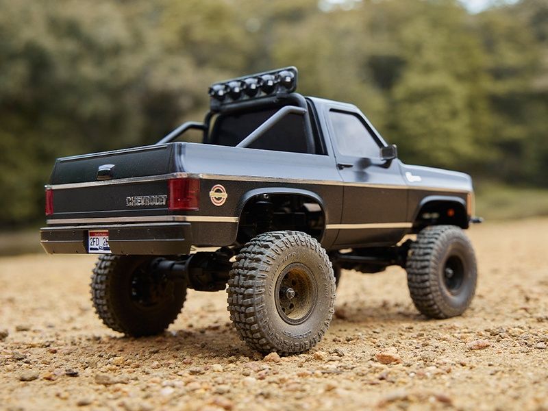 FMS Scale Crawler Chevrolet K5 Blazer PRO, Schwarz RTR, 1:2 Offiziell lizensierte Chevrolet K5 Blazer Pro im Massstab 1:24 mit 2-Gang-Getriebe