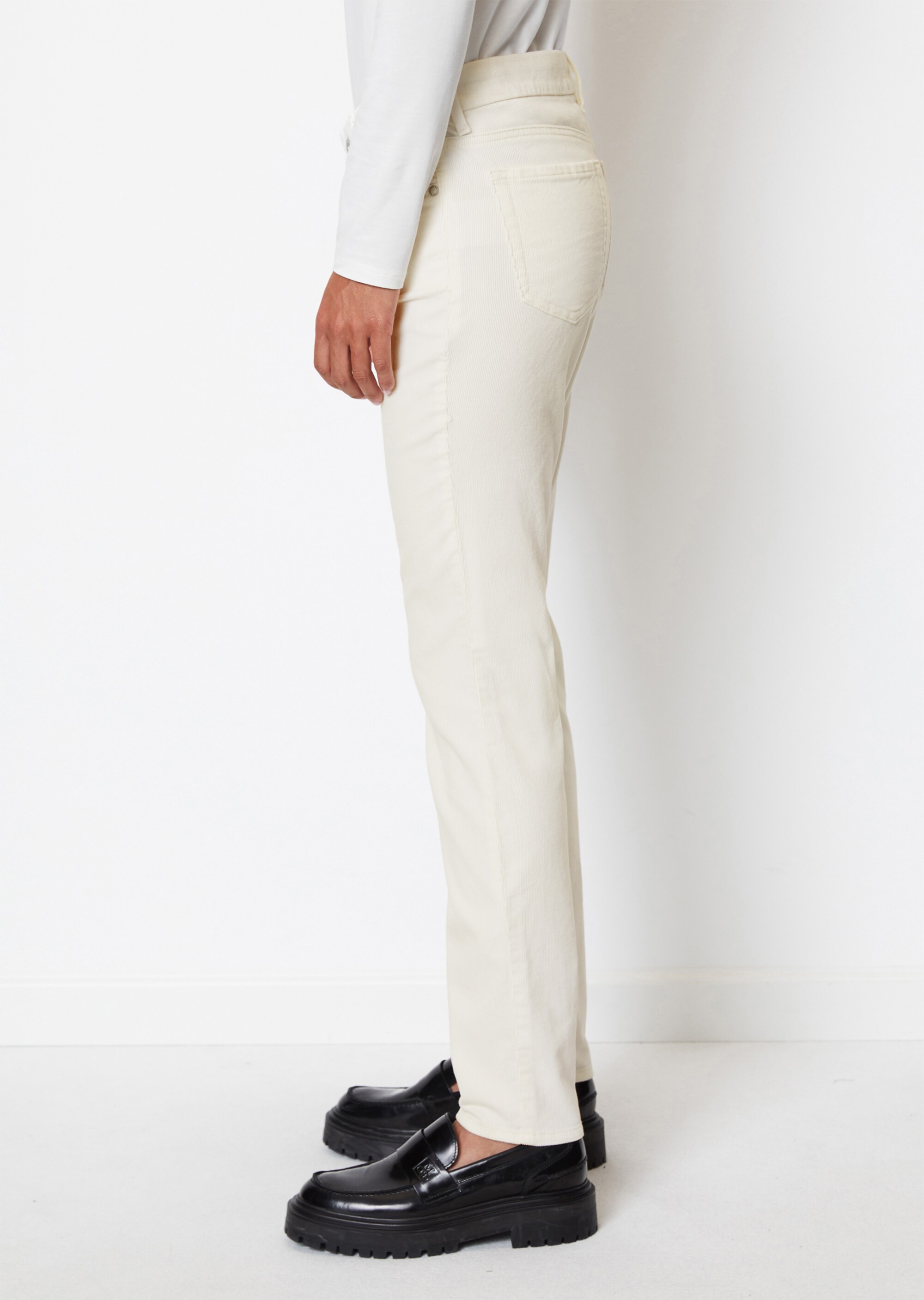 Cordhose Modell ALBY slim aus Organic Cotton-Stretch