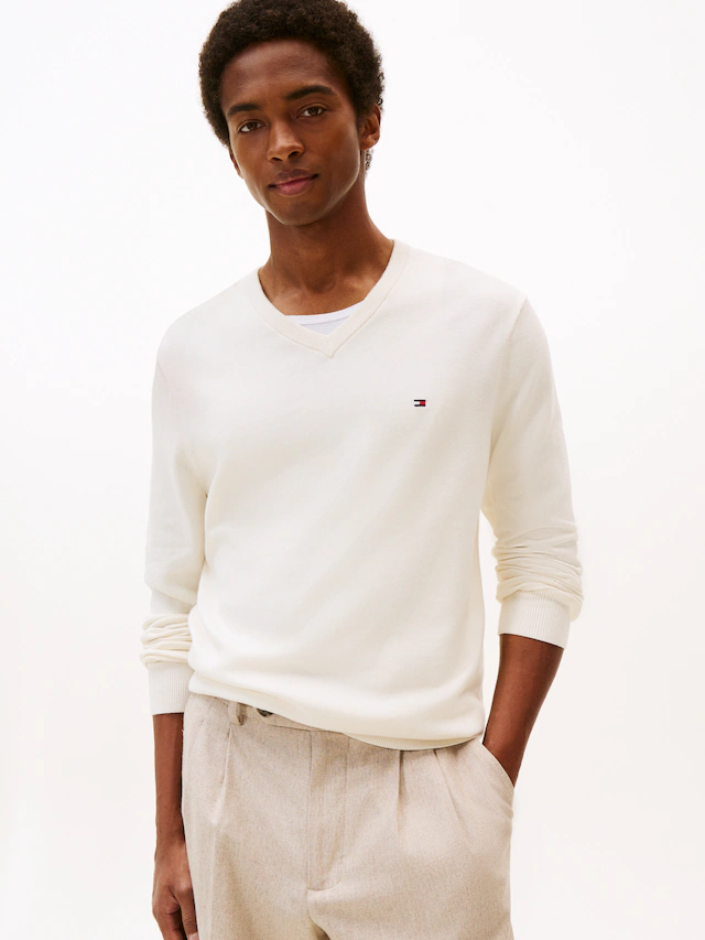 Tommy Hilfiger Strickpullover »ESSENTIAL COTTON V NECK mit V-Ausschnitt und Stickerei«, unifarben, casual, regular fit, Baumwolle, V-Ausschnitt