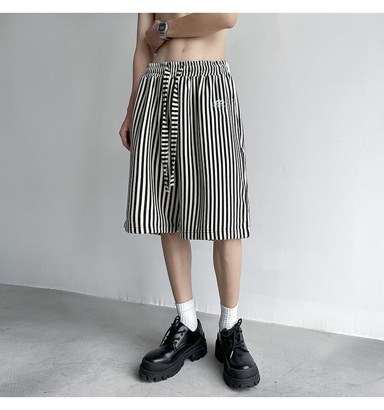 Tiaota - Gestreepte shorts met wijde pijpen en trekkoordtaille