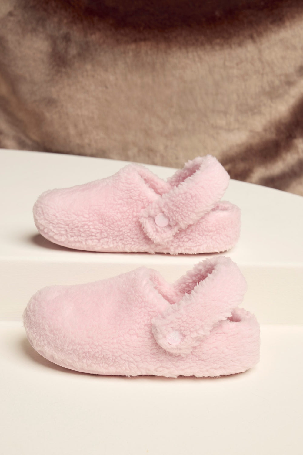 Køb Crocs Pink Milk Classic Cozzzy Slipper