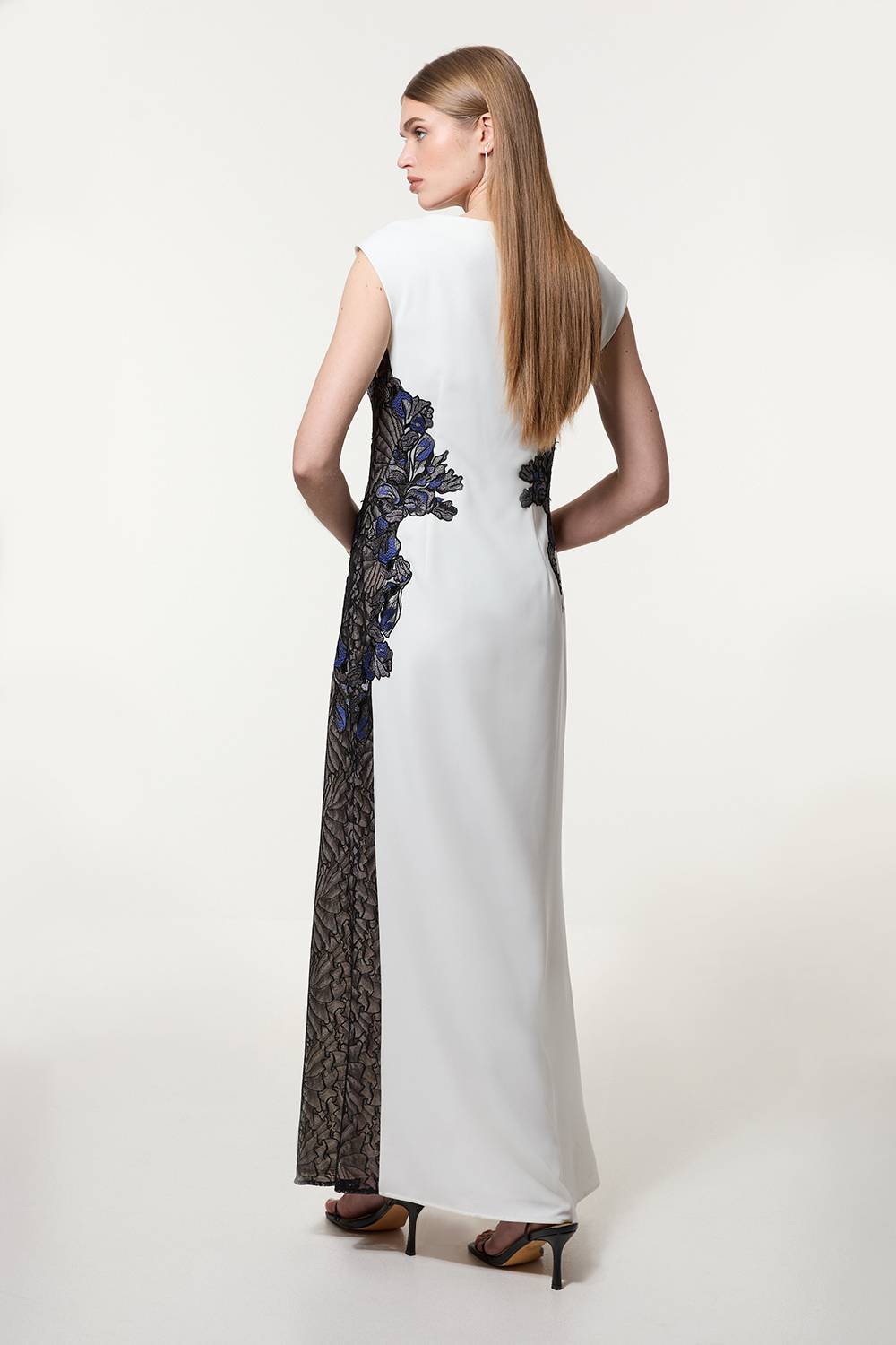 KarenMillen Robe Longue Ajustée Sans Manches Avec Appliqué De Dentelle Contrastante Petite