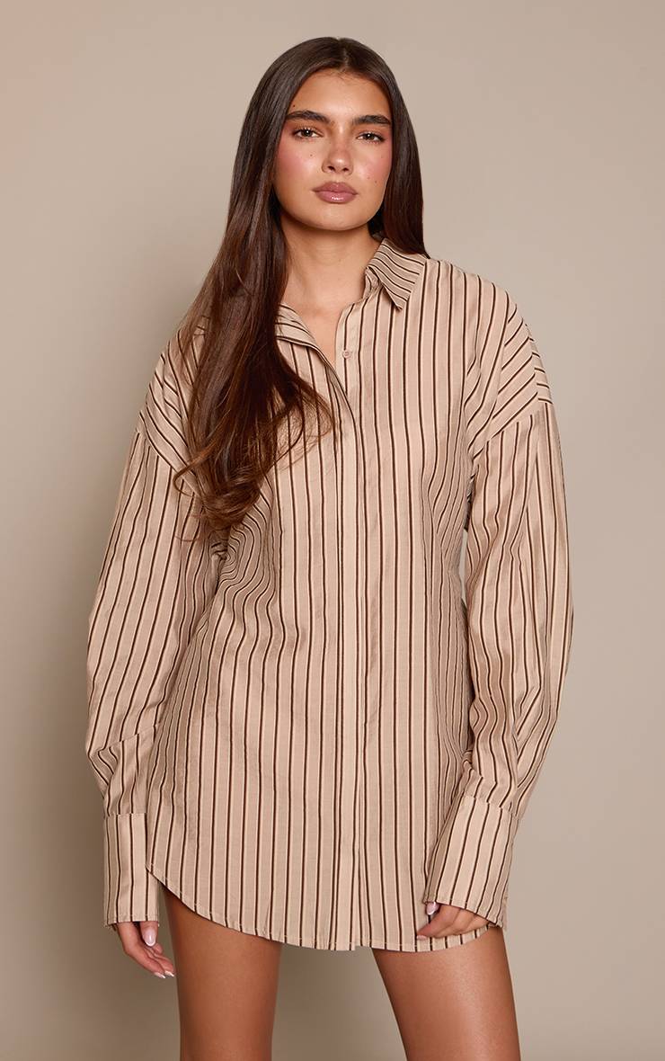 Crème Robe Chemise Courte À Rayures Avec Lien Au Dos