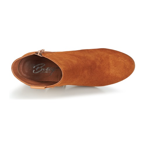 Betty London - GAMI - Camel