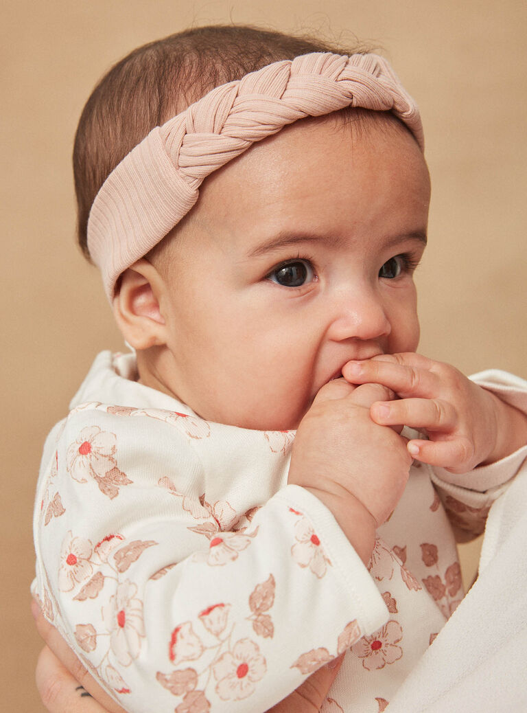 Haut écru, legging et bandeau rose ancien