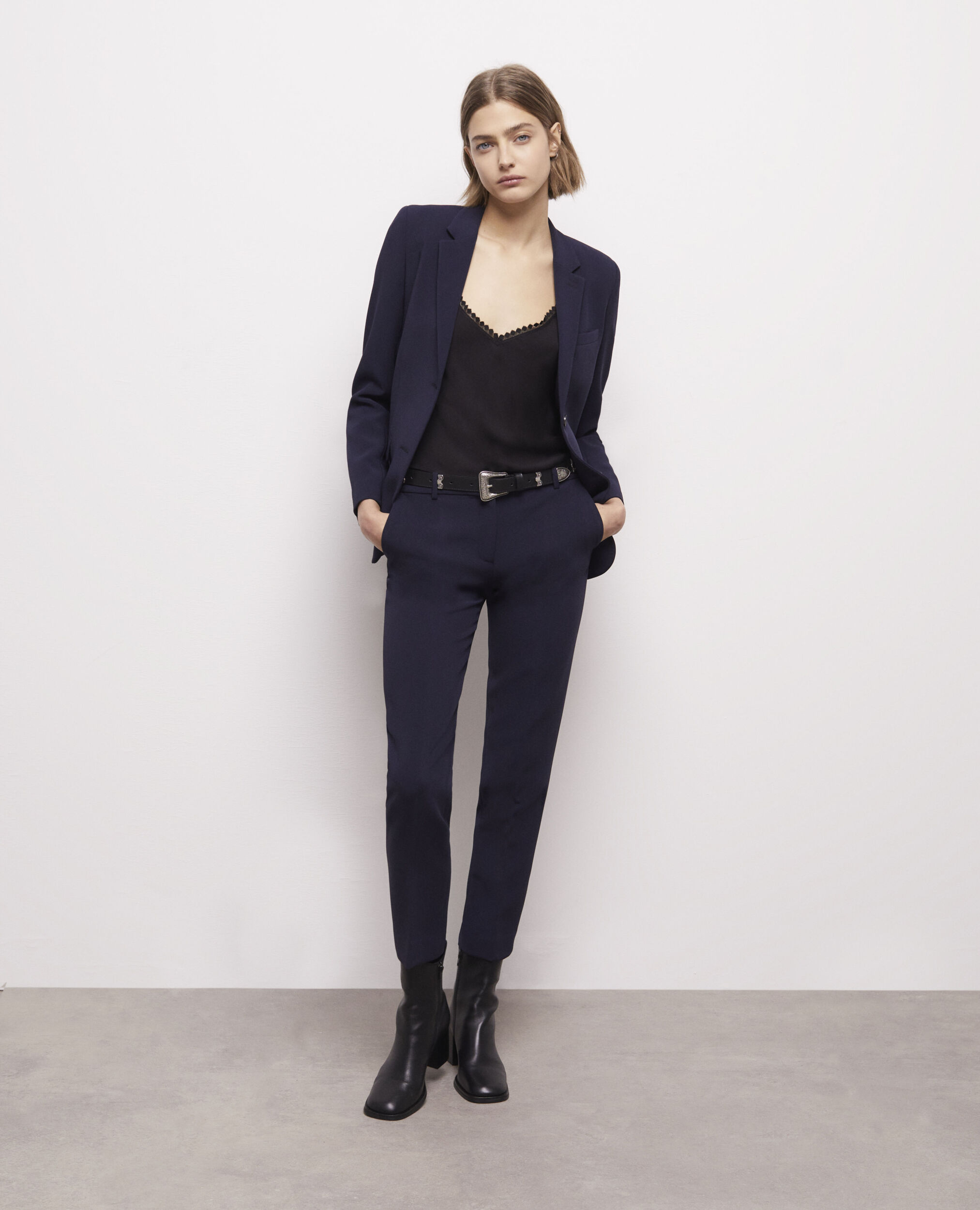 Pantalon de costume en crêpe bleu marine