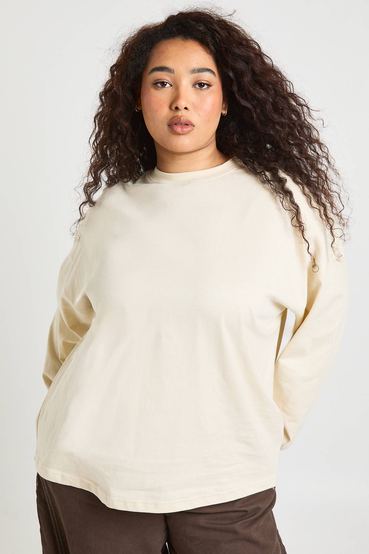 boohoo T-shirt Grande Taille À Manches Longues Basique Plus