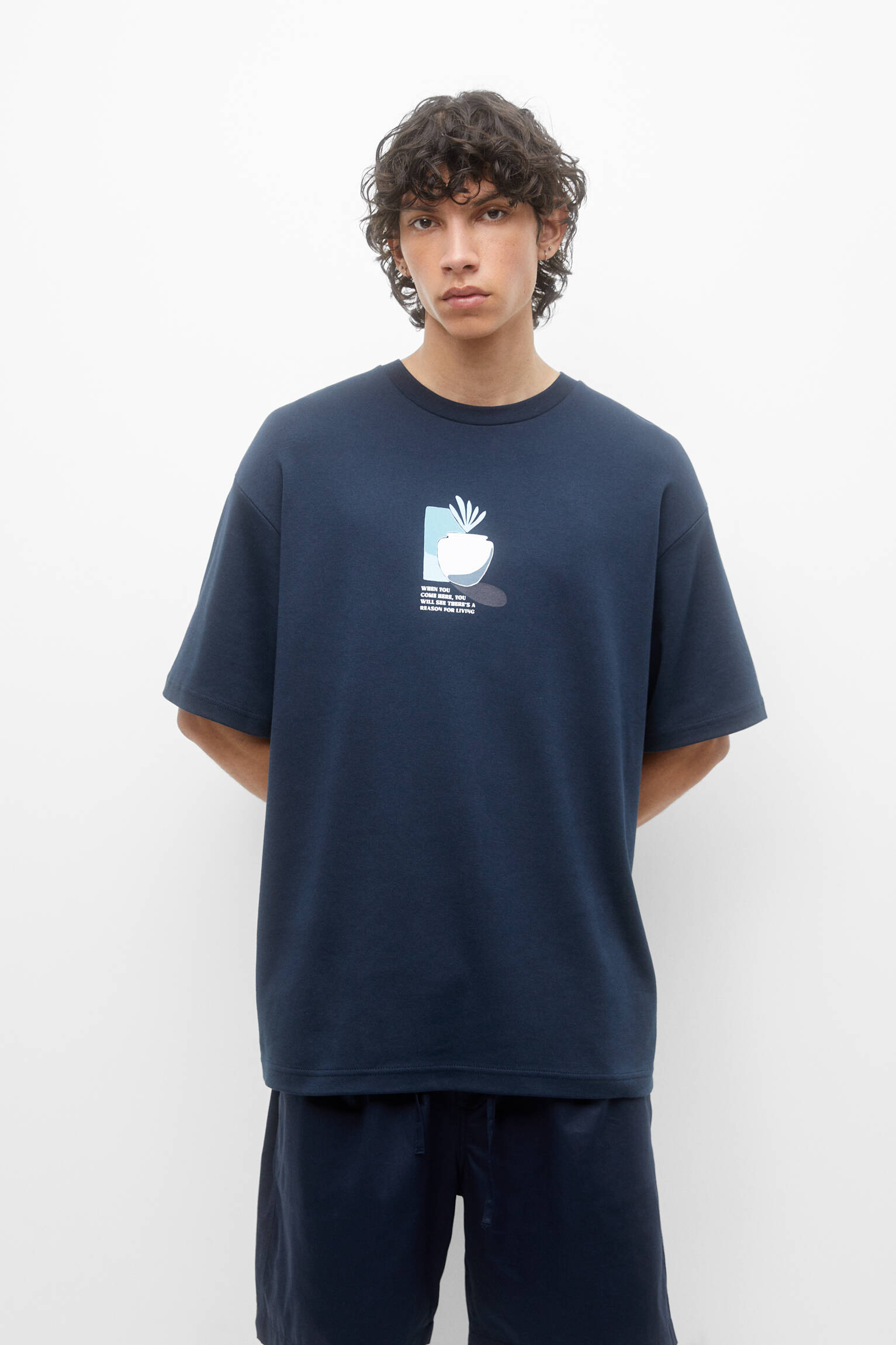 CAMISETA DE LÃ COM ESTAMPA - AZUL MARINHO