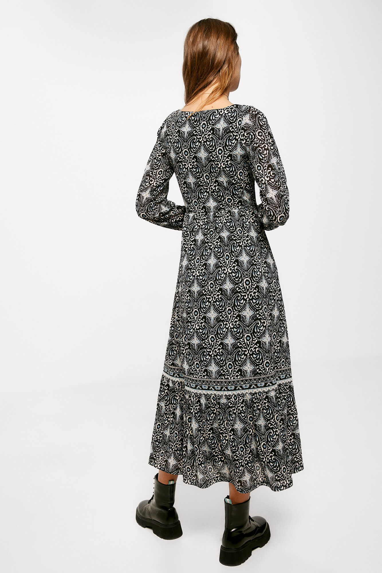 Vestido midi com estampa bicolor