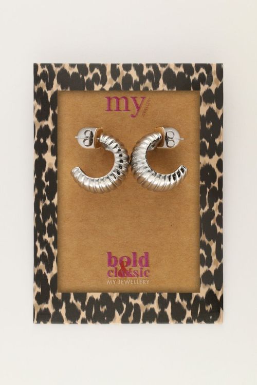 Bold oorringen met ribbel textuur
