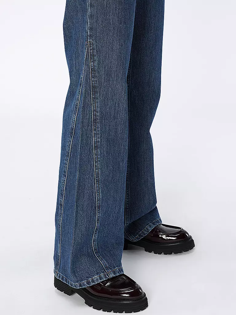 A.P.C. Jeans Flared Fit ELLE blau