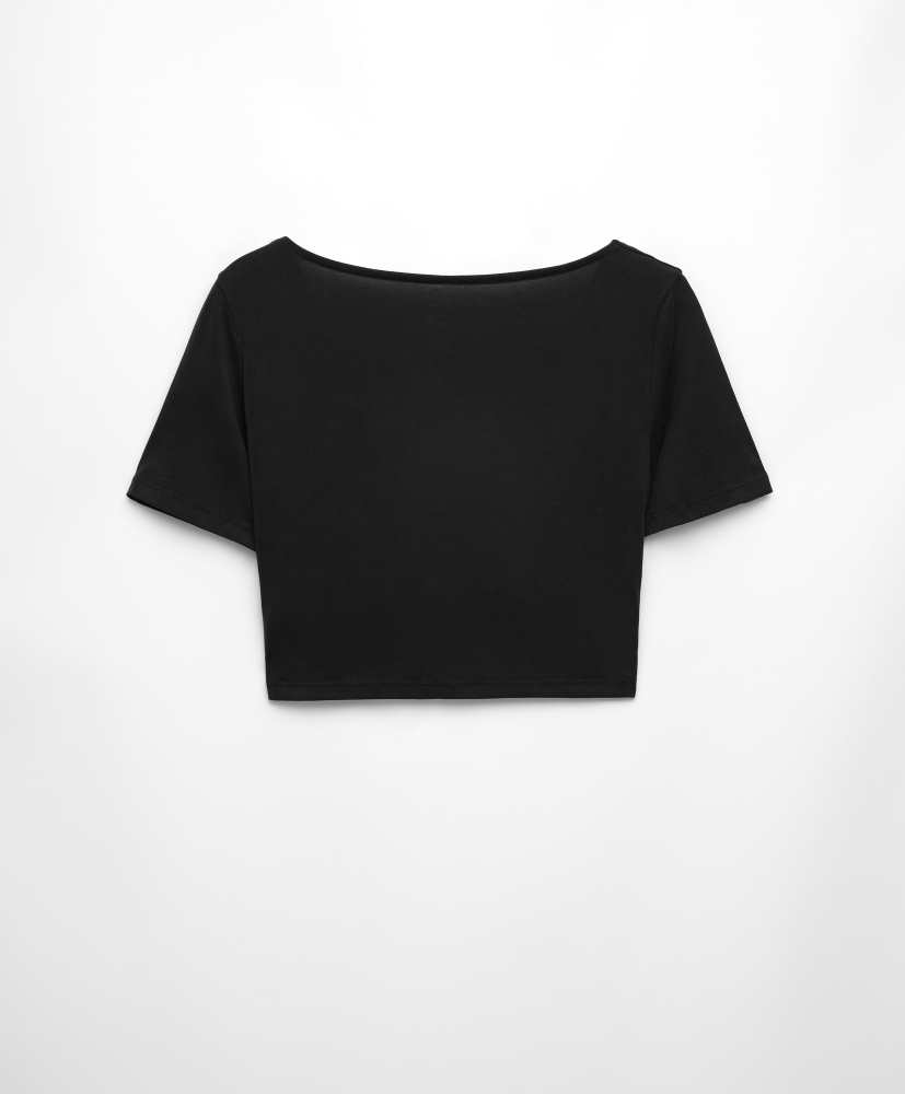 Top cropped com detalhe em modal