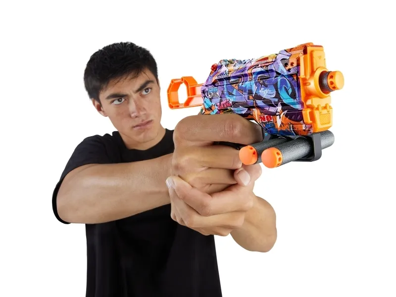 X-Shot Skins Menace Dart Blaster (8 Darts)